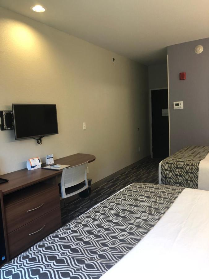 Microtel Inn & Suites By Wyndham Cadiz Dış mekan fotoğraf